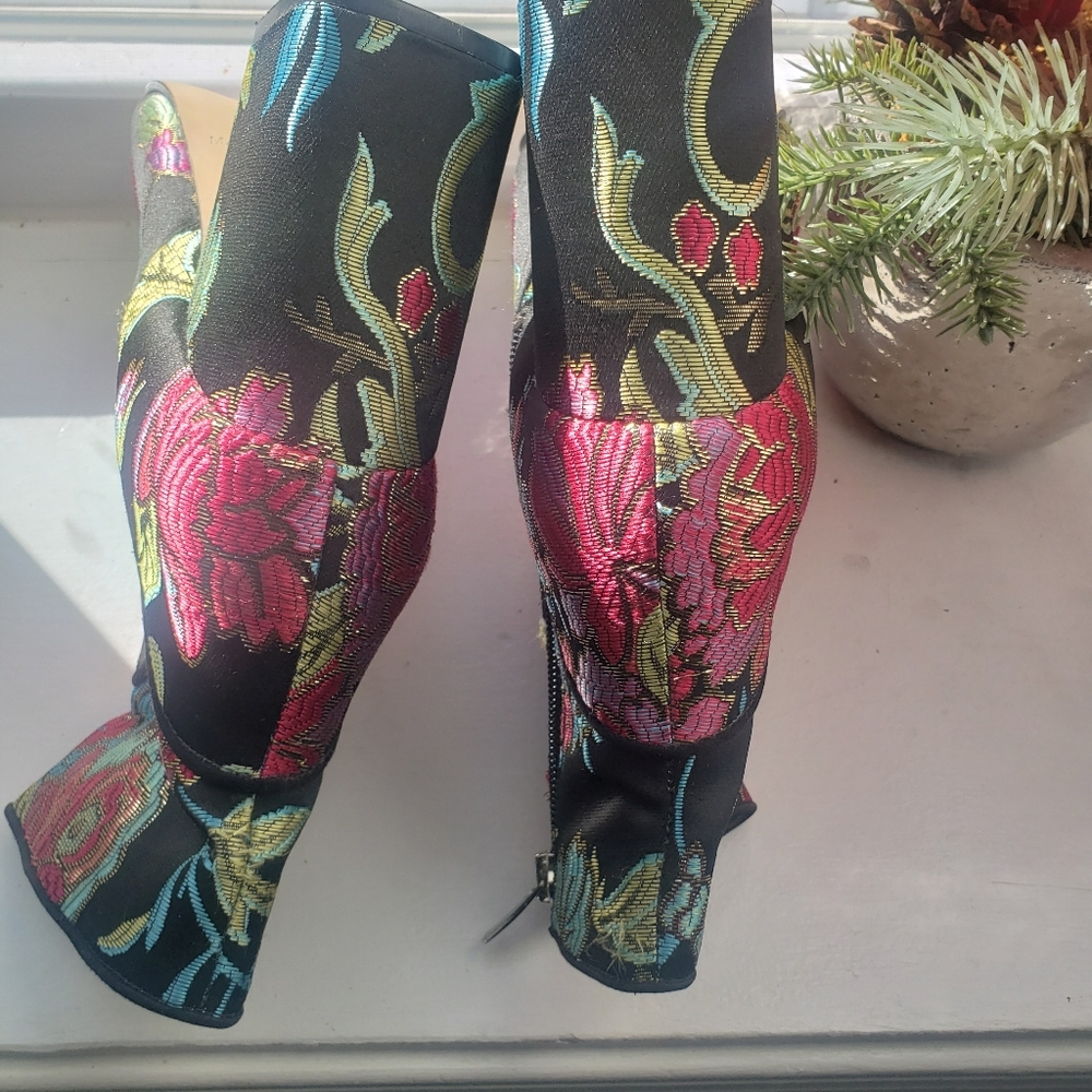 Shoe - Picture 8 of 8
